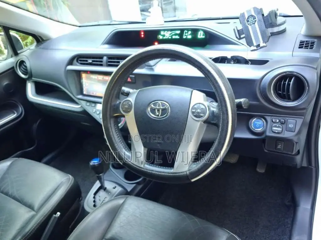 Toyota Aqua 2013 Car (Used)