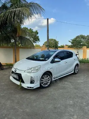 Toyota Aqua 2013 Car (Used)