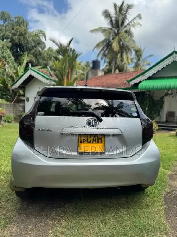 Toyota Aqua S Limited 2013 Car (Used)