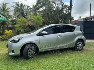 Toyota Aqua S Limited 2013 Car (Used)