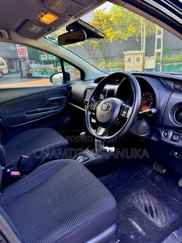 Toyota Vitz 2017 Car (Used)