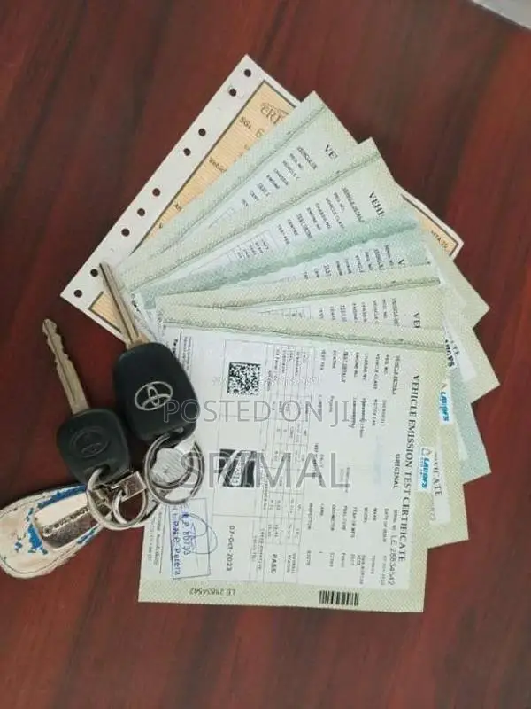 Toyota Vitz 2018 Car (Used)
