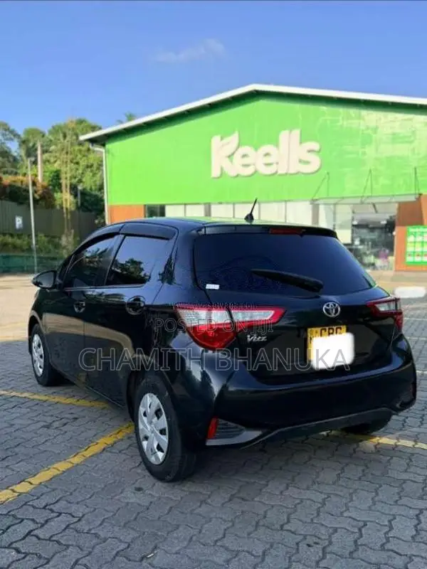 Toyota Vitz 2017 Car (Used)