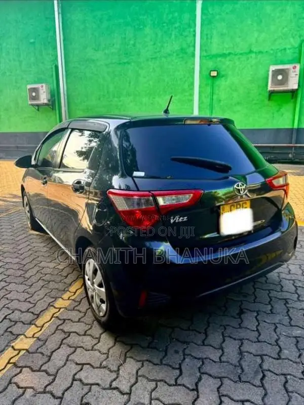 Toyota Vitz 2017 Car (Used)