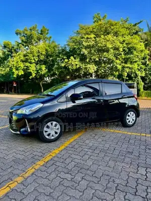 Toyota Vitz 2017 Car (Used)