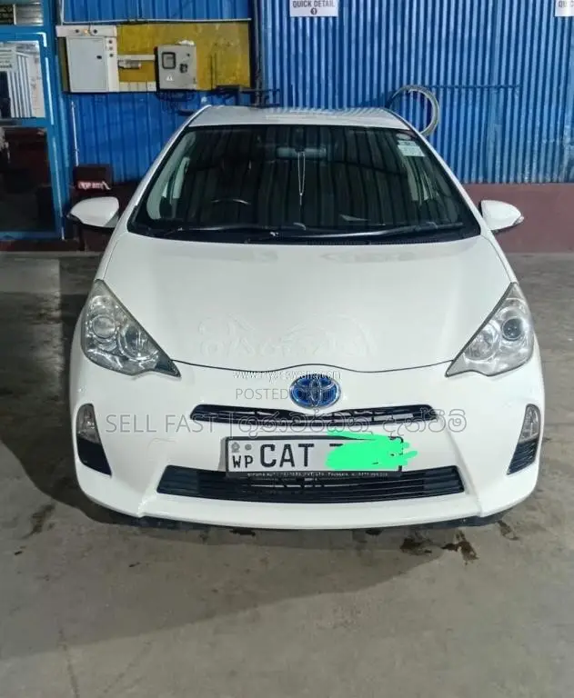 Toyota Aqua 2013 Car (Used)