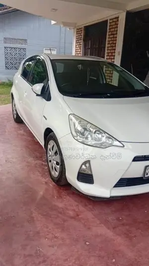Toyota Aqua 2013 Car (Used)