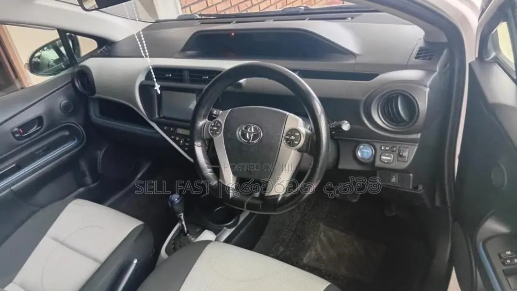 Toyota Aqua 2013 Car (Used)