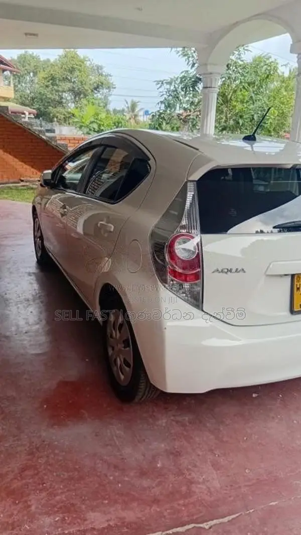 Toyota Aqua 2013 Car (Used)
