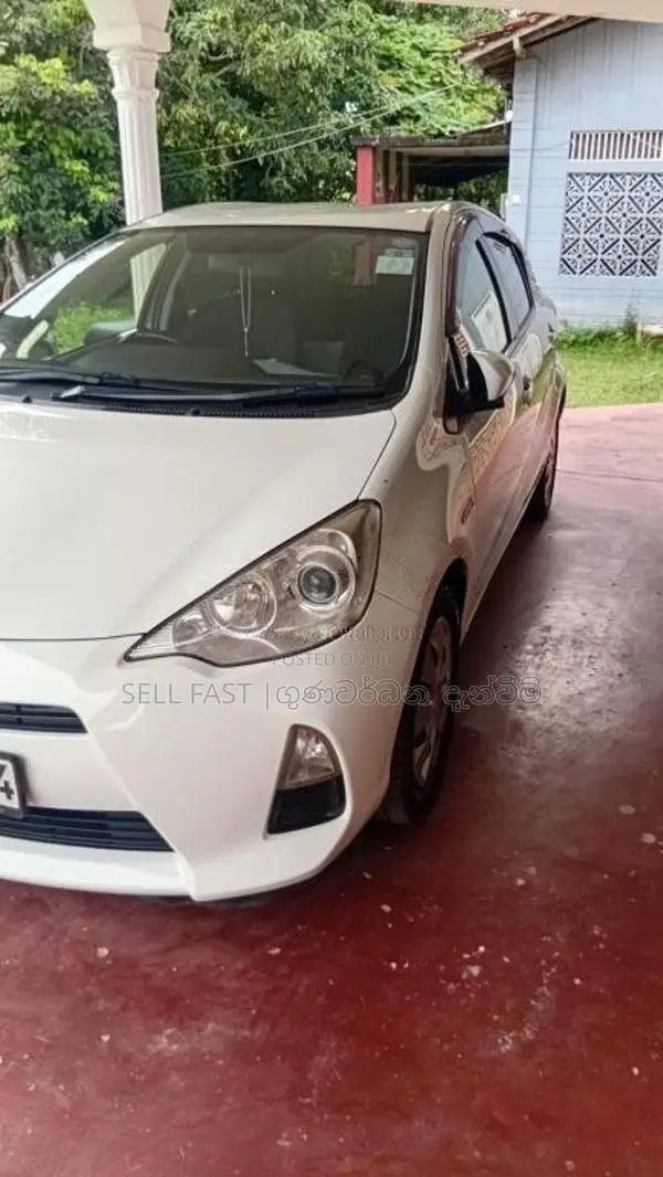 Toyota Aqua 2013 Car (Used)