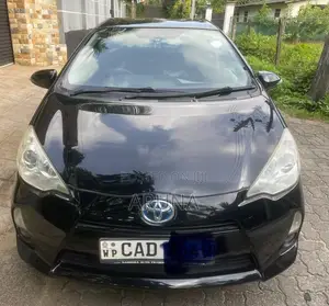 Toyota Aqua 2014 Car (Used)