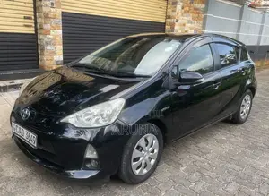 Toyota Aqua 2014 Car (Used)