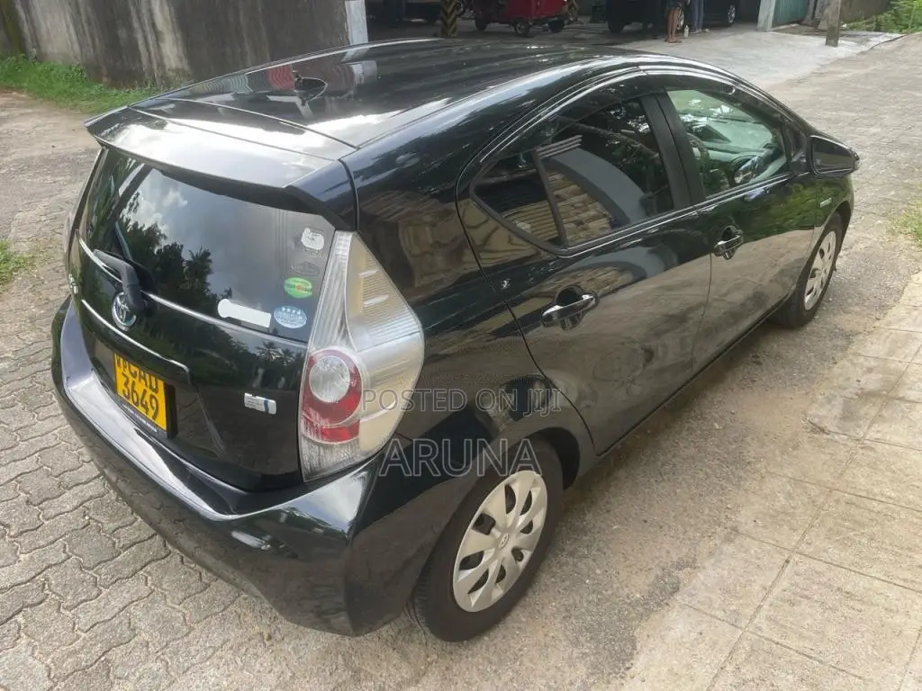 Toyota Aqua 2014 Car (Used)