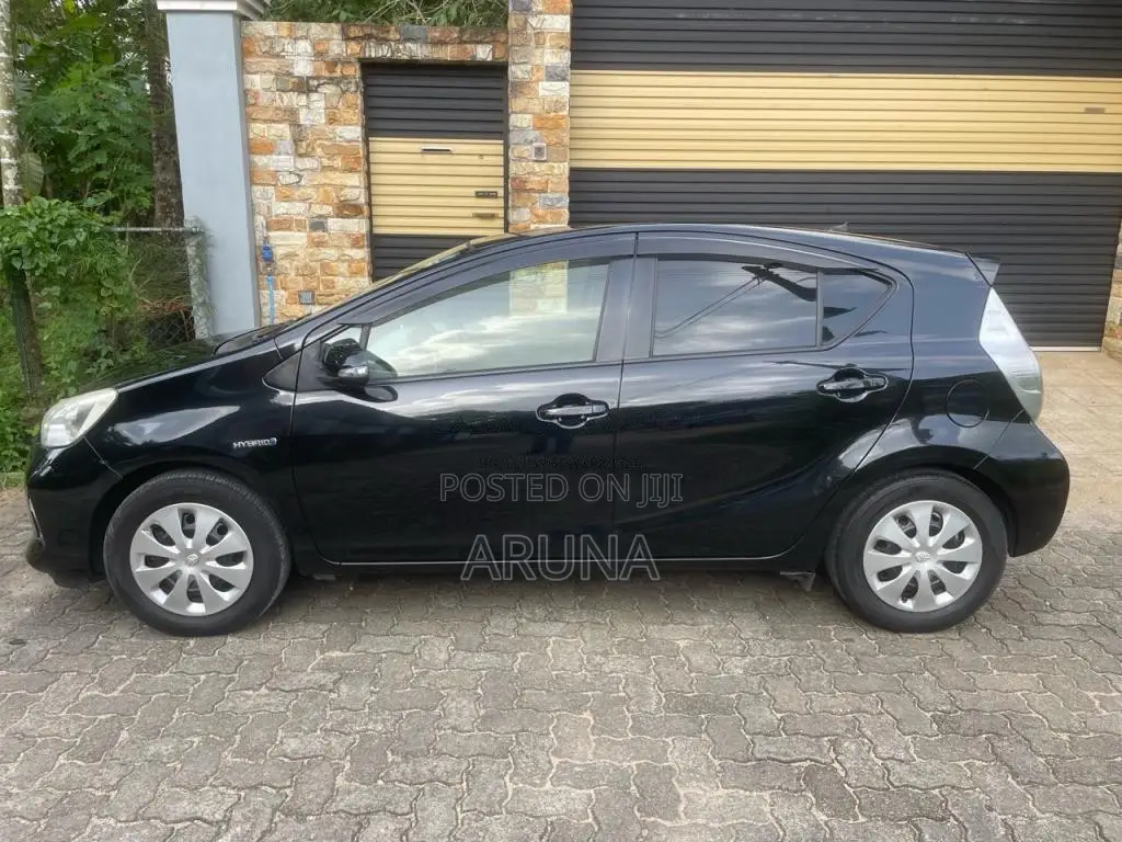 Toyota Aqua 2014 Car (Used)