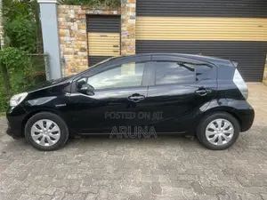 Toyota Aqua 2014 Car (Used)