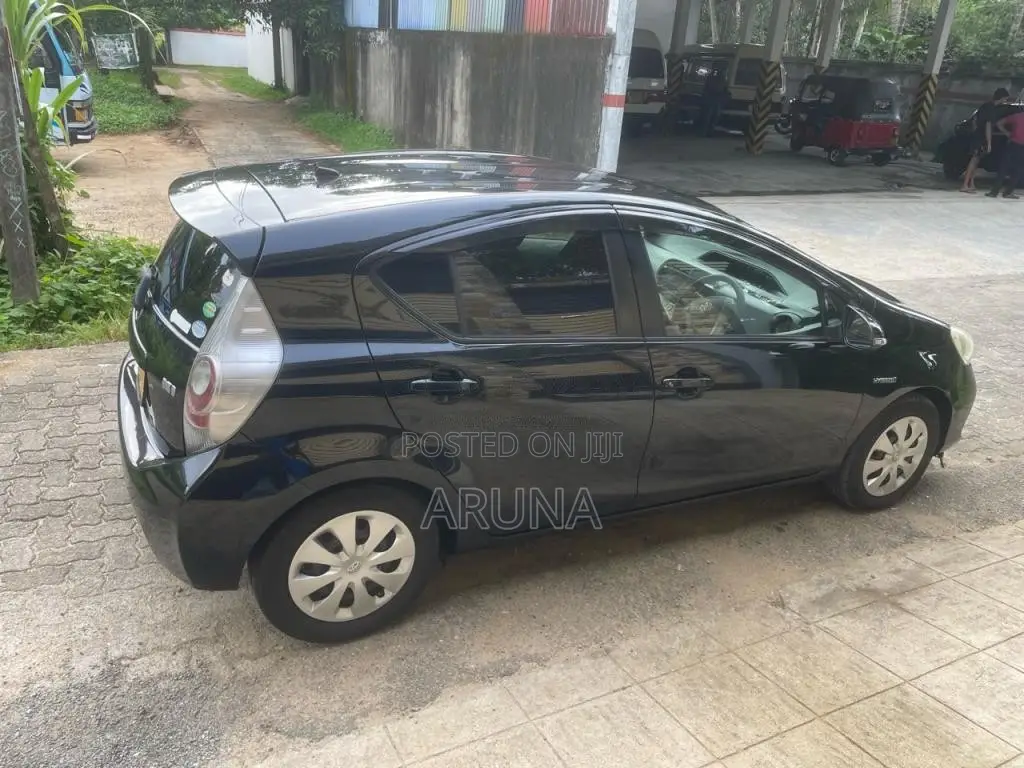 Toyota Aqua 2014 Car (Used)