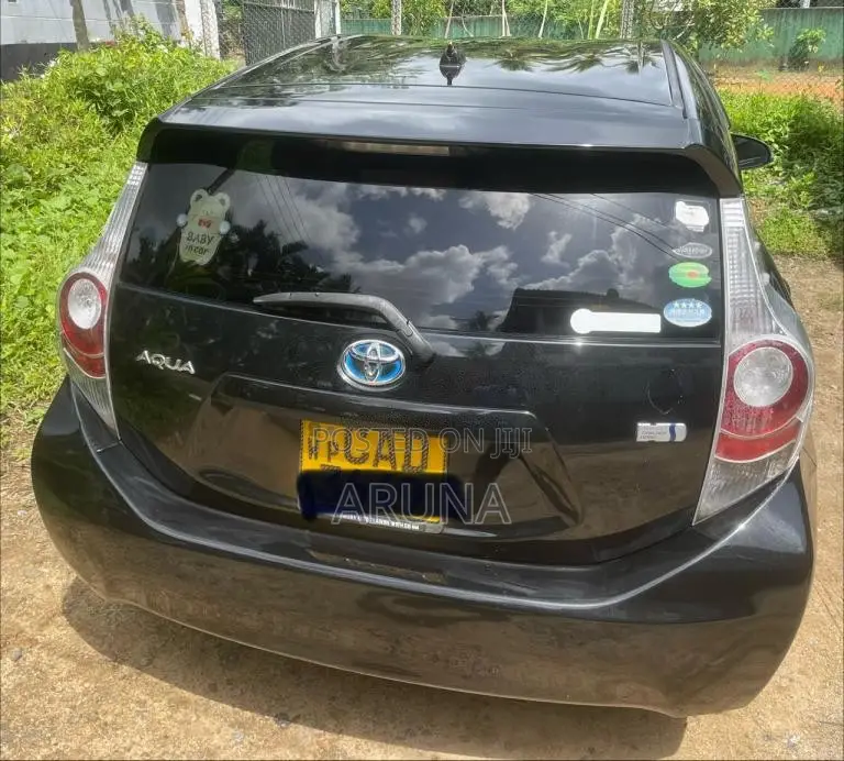 Toyota Aqua 2014 Car (Used)