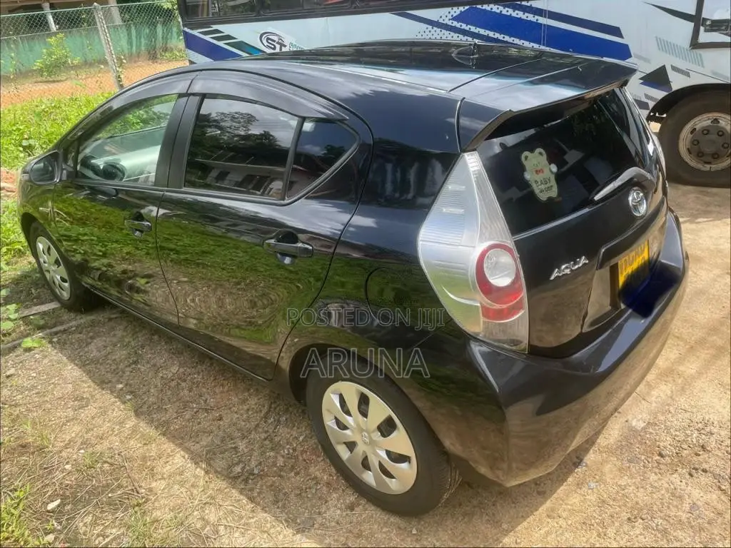 Toyota Aqua 2014 Car (Used)