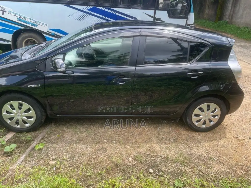 Toyota Aqua 2014 Car (Used)