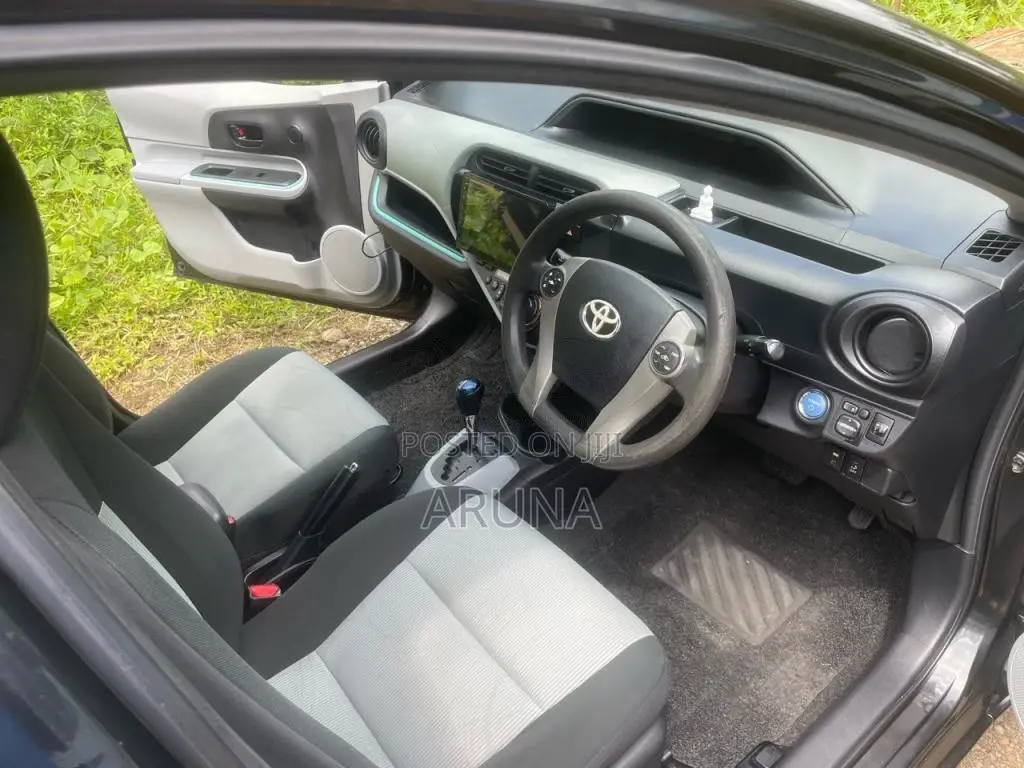 Toyota Aqua 2014 Car (Used)