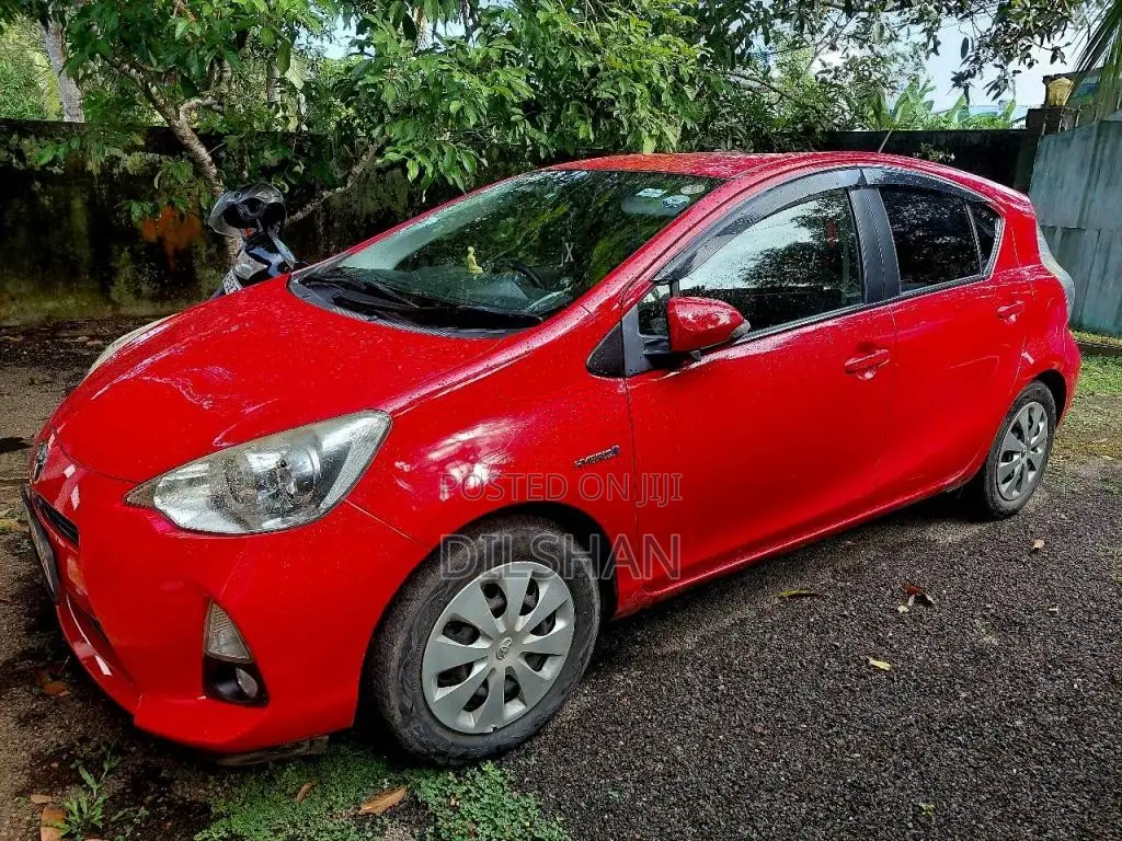 Toyota Aqua 2014 Car (Used)