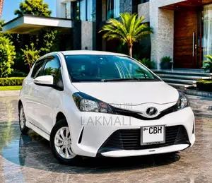 Toyota Vitz 2019 Car (Used)
