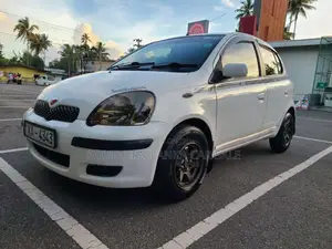 Toyota Vitz 2002 Car (Used)
