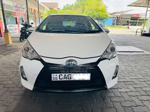 Toyota Aqua 2012 Car (Used)