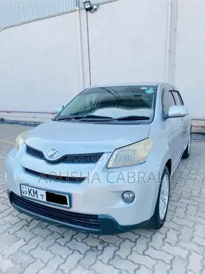 Toyota IST 2010 Car (Used)
