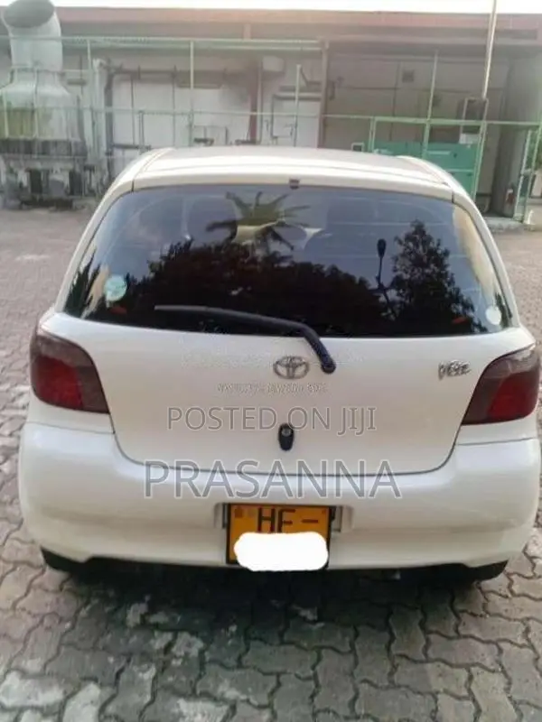 Toyota Vitz SCP 10 2000 Car (Used)