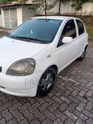 Toyota Vitz SCP 10 2000 Car (Used)