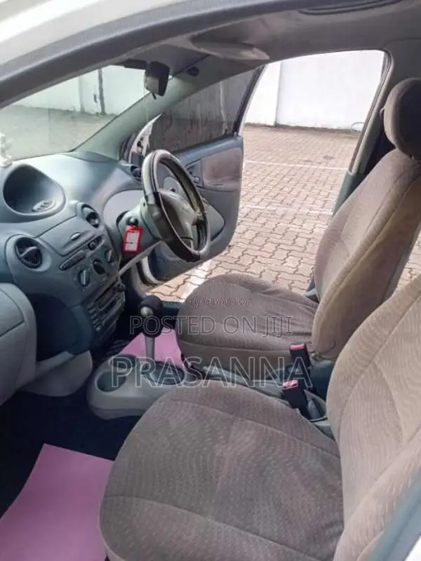 Toyota Vitz SCP 10 2000 Car (Used)