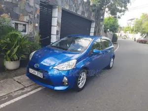 Toyota Aqua 2013 Car (Used)