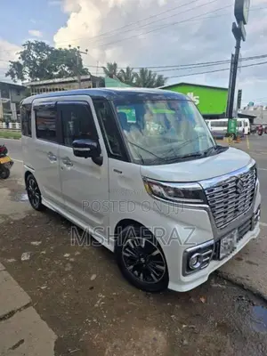 Suzuki spacia custom xs for Car