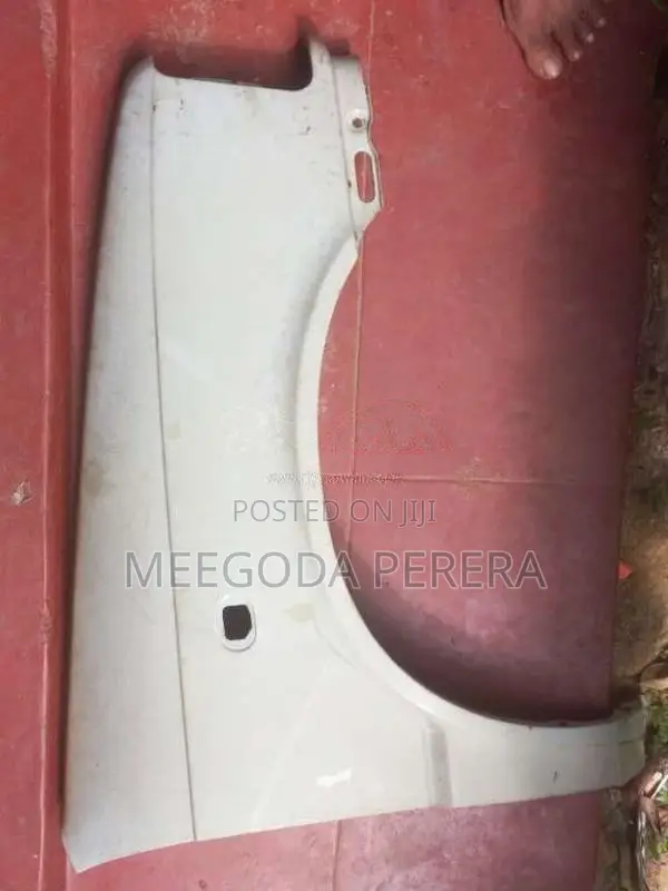 Maruti 800 R/ side fander for Car