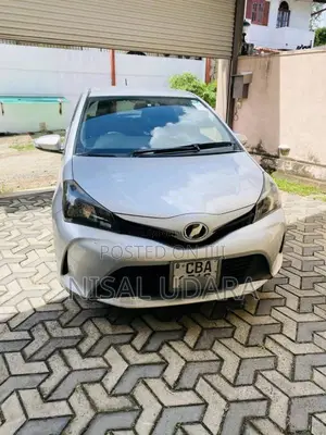 Toyota Vitz 2016 Car (Used)