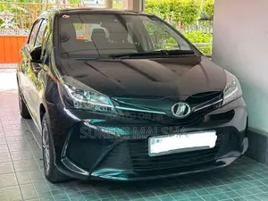 Toyota Vitz 2016 Car (Used)