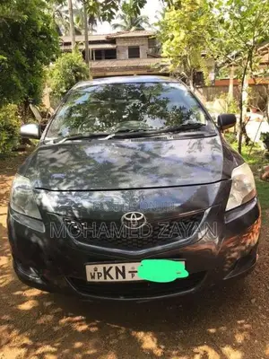 Toyota Yaris 2011 Car (Used)