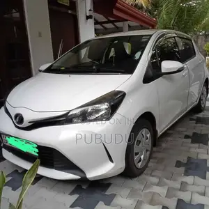Toyota Vitz 2016 Car (Used)