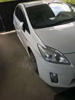 Toyota Prius 2011 Car (Used)