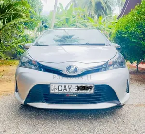 Toyota Vitz 2015 Car (Used)