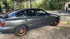 Hyundai Elantra 2000 Car (Used)