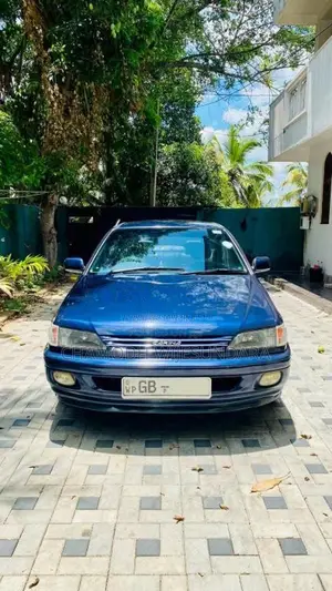 Toyota Carina AT212 2000 Car (Used)