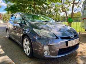Toyota Prius 2011 Car (Used)