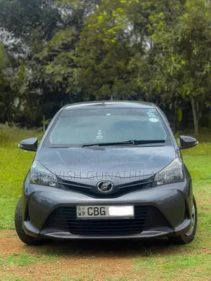 Toyota Vitz 2016 Car (Used)