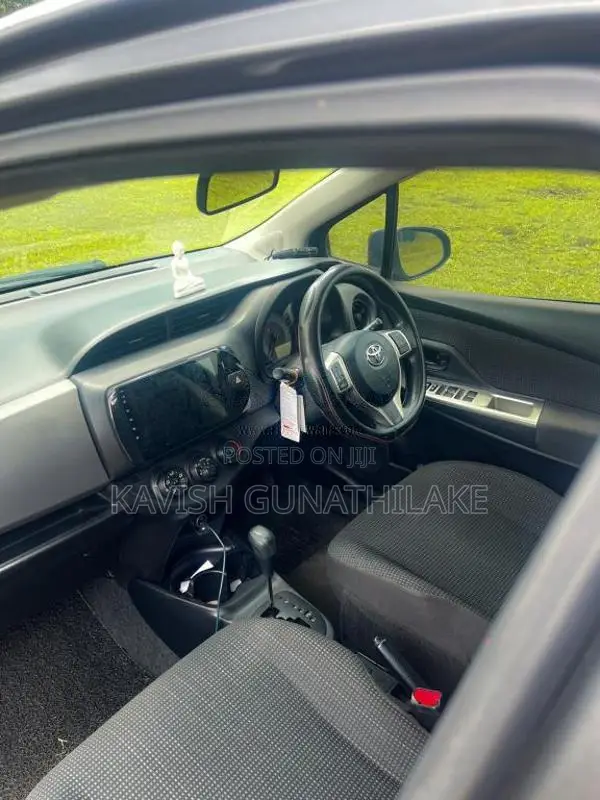 Toyota Vitz 2016 Car (Used)
