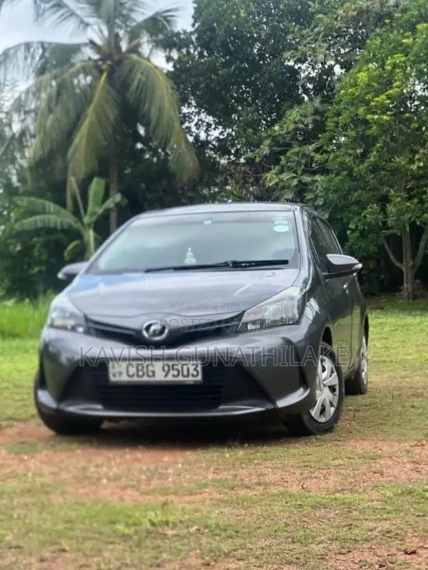 Toyota Vitz 2016 Car (Used)