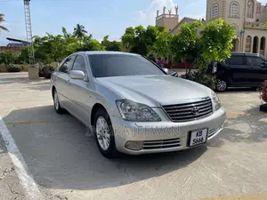 Toyota Crown Royal Saloon GRS182 2005 Car (Used)