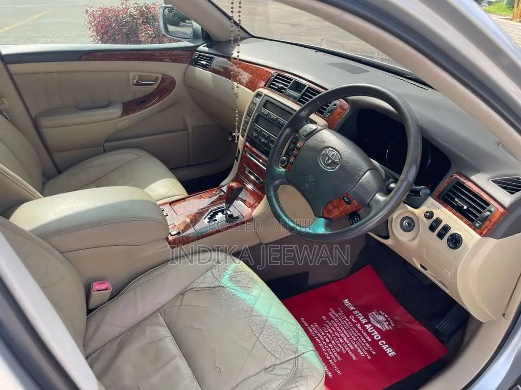 Toyota Crown Royal Saloon GRS182 2005 Car (Used)