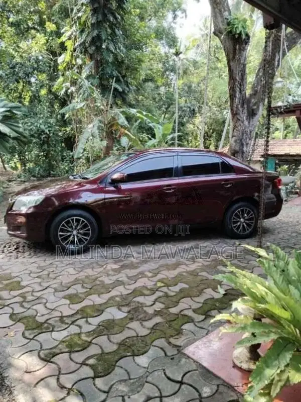 Toyota Axio 2012 Car (Used)